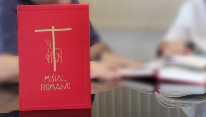 Copia-de-CNBB-1-700x400_missal.png