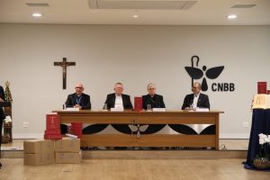 Lancamento-Missal-mesa-300x200